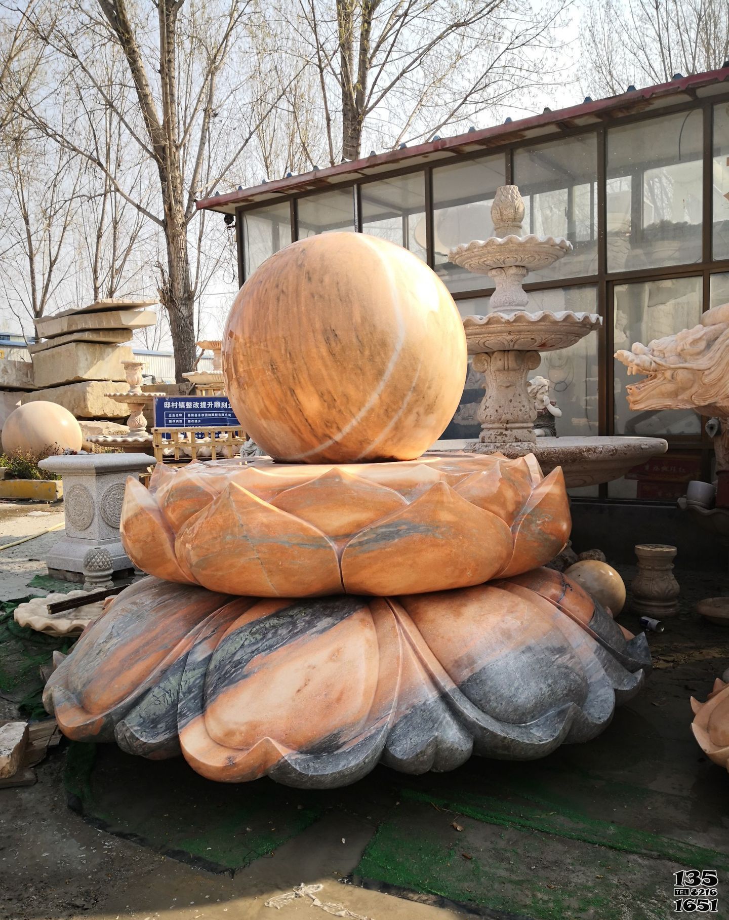 風水球雕塑-中式蓮花座風水球晚霞紅噴泉石雕 風水球雕塑-中式蓮花座風水球晚霞紅噴泉石雕高清圖片
