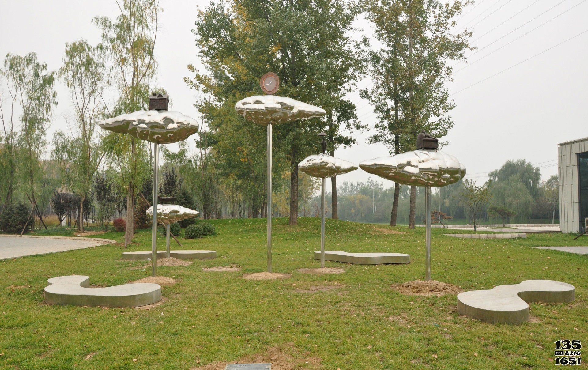 云朵雕塑-景區花園不銹鋼鏡面云朵雕塑 云朵雕塑-景區花園不銹鋼鏡面云朵雕塑高清圖片