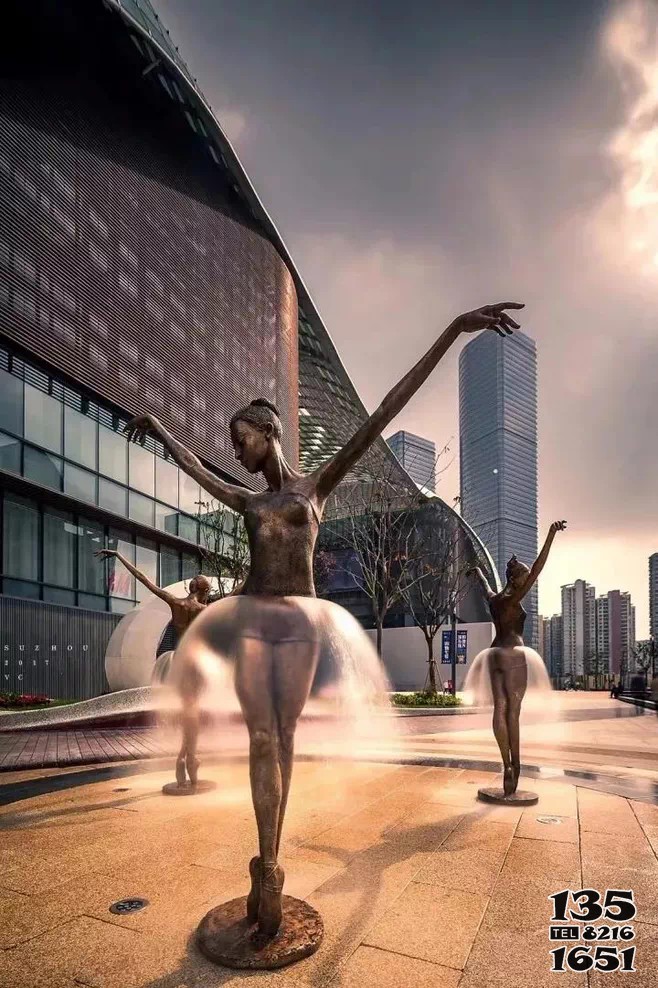 人物雕塑-城市街道創意跳芭蕾的人物雕塑 人物雕塑-城市街道創意跳芭蕾的人物雕塑高清圖片