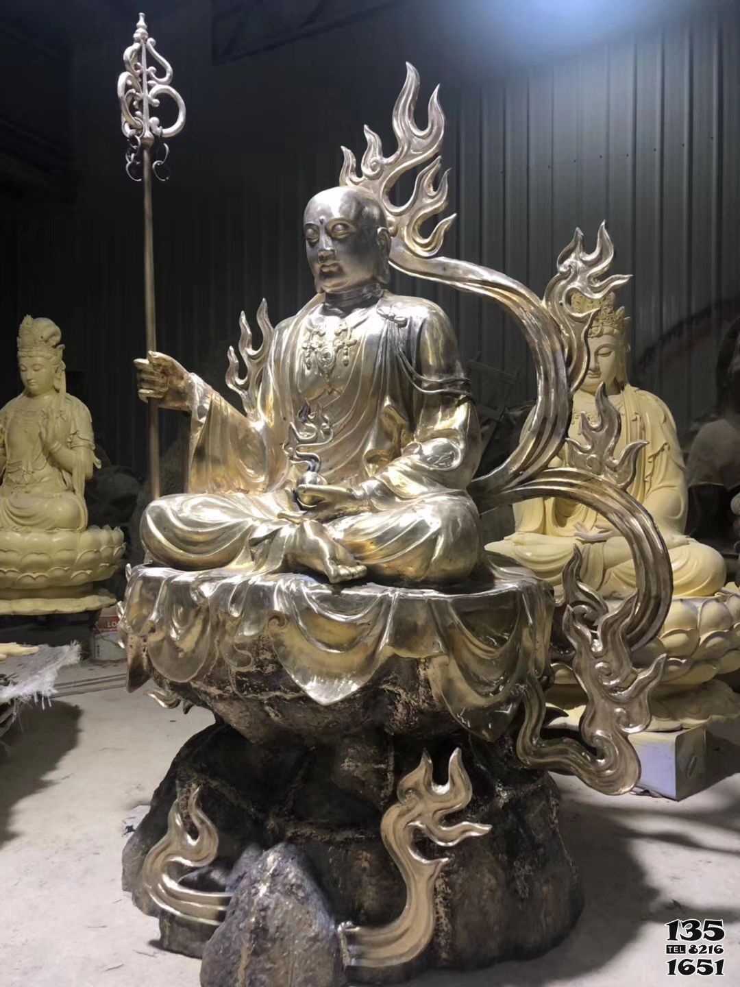 地藏王雕塑-寺廟景區(qū)大型不銹鋼地藏王雕塑 地藏王雕塑-寺廟景區(qū)大型不銹鋼地藏王雕塑高清圖片
