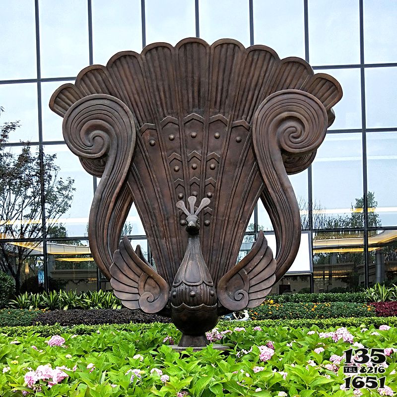 孔雀雕塑-花池里一只傲立的不銹鋼做舊孔雀雕塑 孔雀雕塑-花池里一只傲立的不銹鋼做舊孔雀雕塑