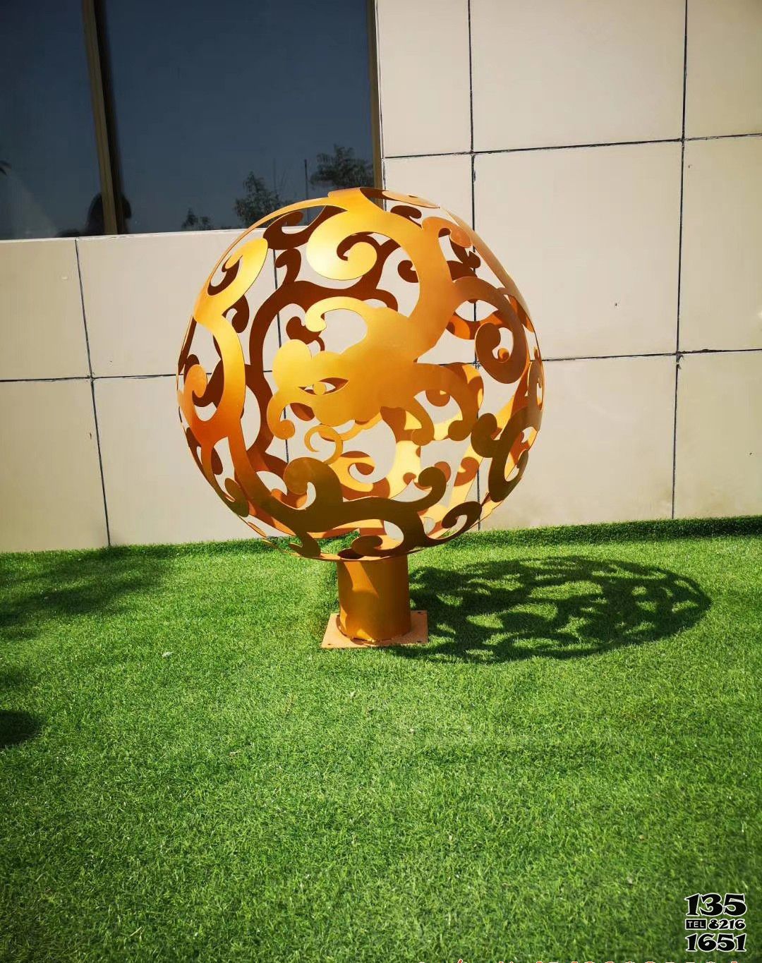 鏤空球雕塑-草坪創(chuàng)意不銹鋼鏤空球雕塑 鏤空球雕塑-草坪創(chuàng)意不銹鋼鏤空球雕塑高清圖片