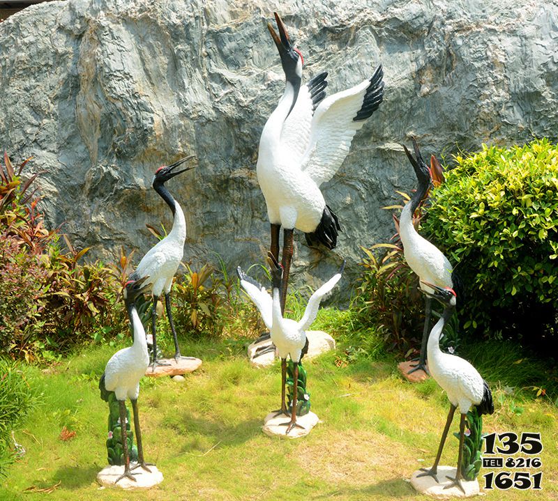 丹頂鶴雕塑-公園戶外玻璃鋼彩繪丹頂鶴雕塑 丹頂鶴雕塑-公園戶外玻璃鋼彩繪丹頂鶴雕塑高清圖片
