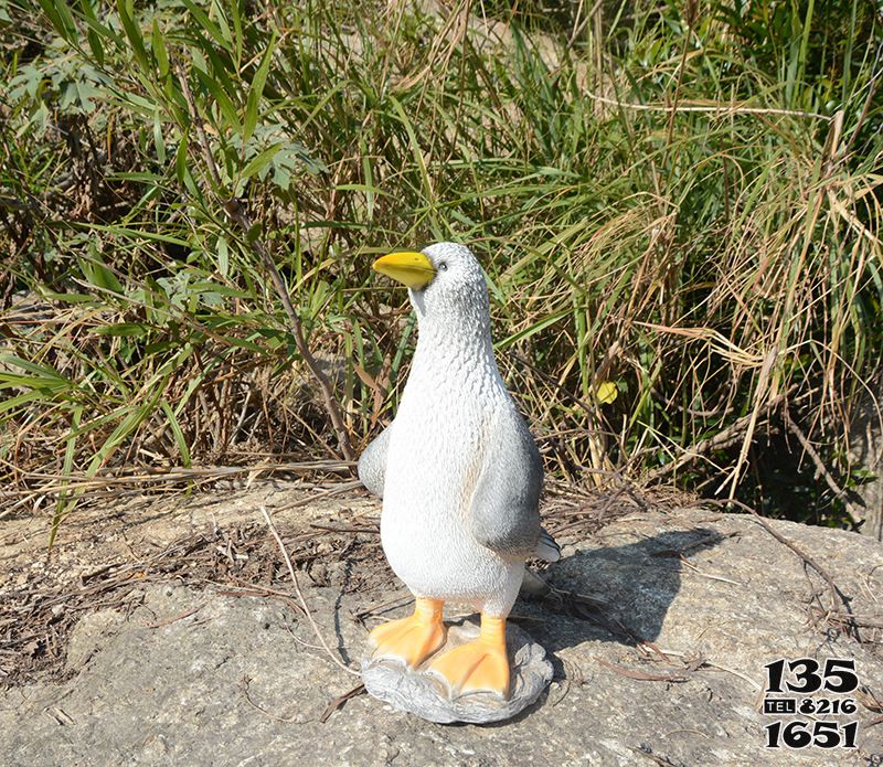 鴿子雕塑-戶外公園景區創意玻璃鋼仿真動物彩繪雕塑 鴿子雕塑-戶外公園景區創意玻璃鋼仿真動物彩繪雕塑高清圖片