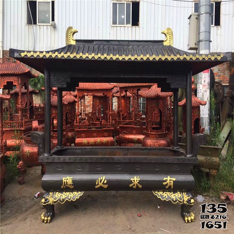 香爐雕塑-宗祠祠堂室外擺放祭祀四柱鑄鐵香爐 香爐雕塑-宗祠祠堂室外擺放祭祀四柱鑄鐵香爐高清圖片