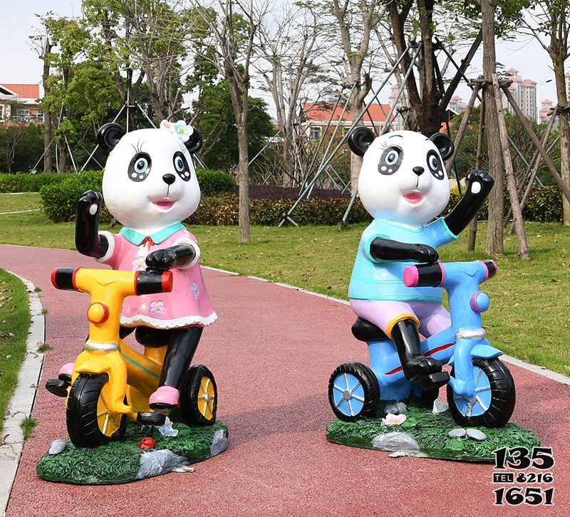 熊貓雕塑-小區兒童游樂園騎車熊貓玻璃鋼雕塑 熊貓雕塑-小區兒童游樂園騎車熊貓玻璃鋼雕塑高清圖片