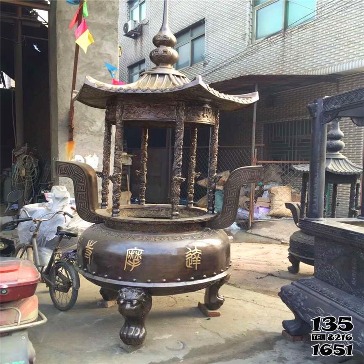 香爐雕塑-寺廟道觀室內(nèi)擺放仿古圓形寶蓋香爐 香爐雕塑-寺廟道觀室內(nèi)擺放仿古圓形寶蓋香爐高清圖片