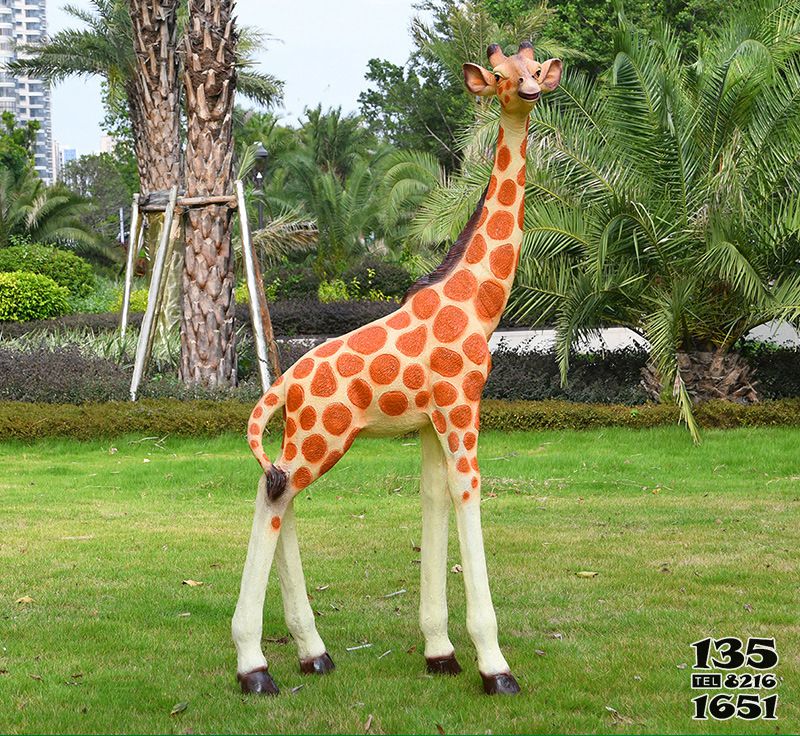 長頸鹿雕塑-公園草坪玻璃鋼彩繪大型仿真動物長頸鹿雕塑 長頸鹿雕塑-公園草坪玻璃鋼彩繪大型仿真動物長頸鹿雕塑
