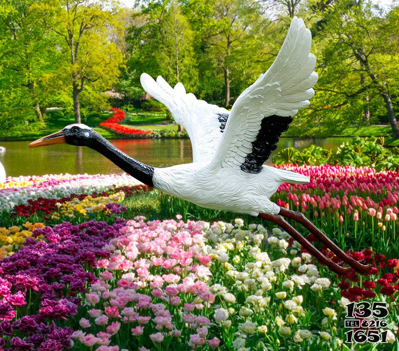 丹頂鶴雕塑-公園廣場大型仿真動物飛翔的丹頂鶴雕塑 丹頂鶴雕塑-公園廣場大型仿真動物飛翔的丹頂鶴雕塑高清圖片