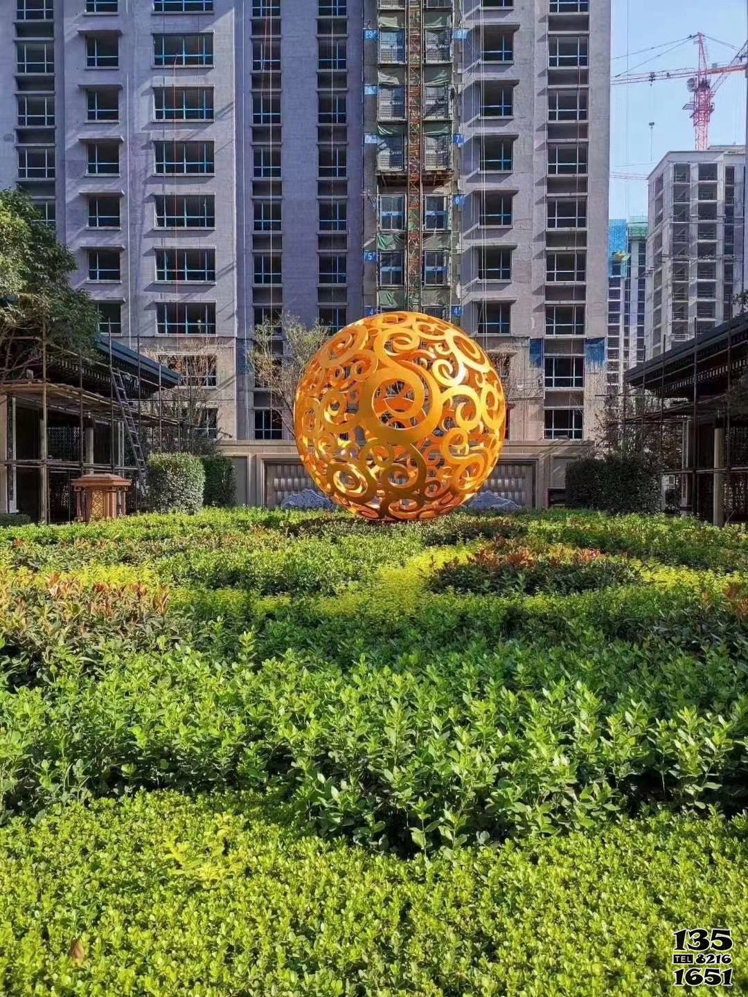 鏤空球雕塑-小區花園不銹鋼金色鏤空球雕塑 鏤空球雕塑-小區花園不銹鋼金色鏤空球雕塑高清圖片