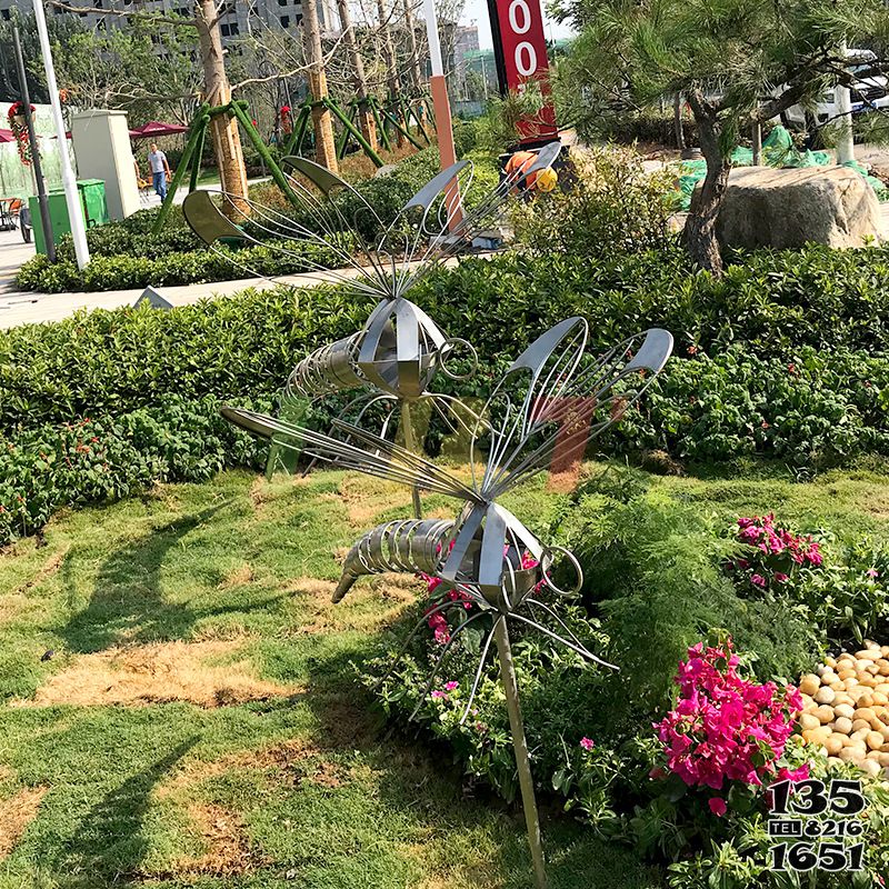 蜻蜓雕塑-公園小區(qū)花園草坪擺放鏤空抽象不銹鋼蜻蜓雕塑 蜻蜓雕塑-公園小區(qū)花園草坪擺放鏤空抽象不銹鋼蜻蜓雕塑高清圖片