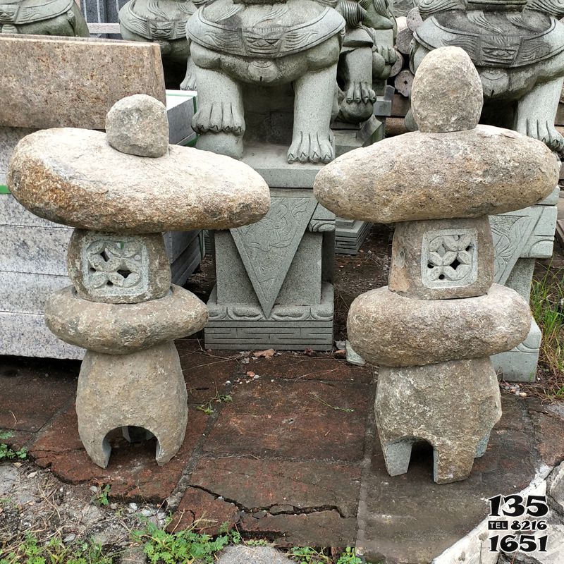 燈籠雕塑-公園園林草坪落地擺放異形現代石燈籠雕塑