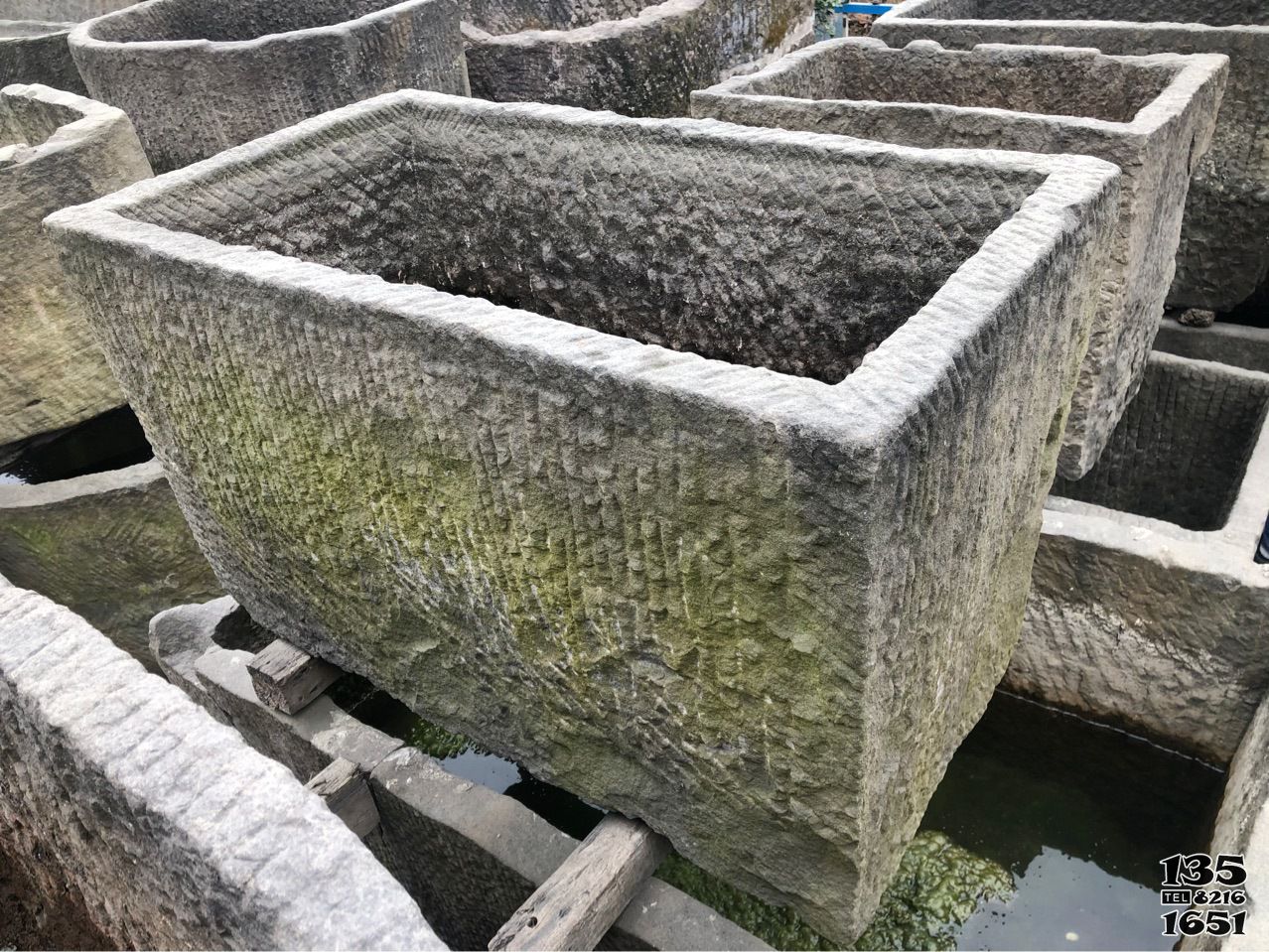 花盆雕塑-魚缸麻花木箱青石花盆雕塑 花盆雕塑-魚缸麻花木箱青石花盆雕塑高清圖片