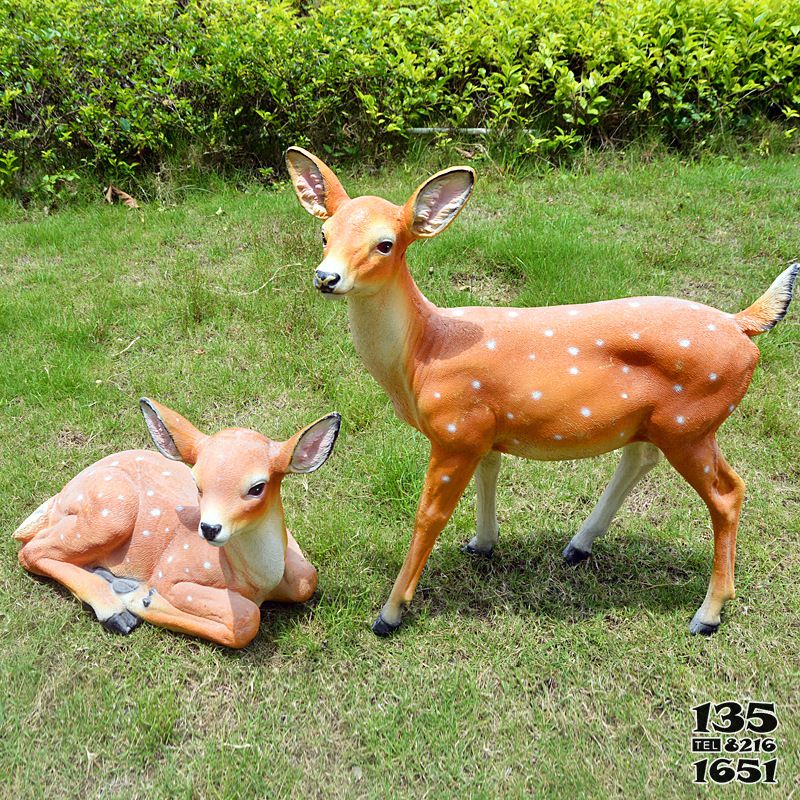鹿雕塑-公園草坪創(chuàng)意玻璃鋼彩繪仿真動物鹿雕塑 鹿雕塑-公園草坪創(chuàng)意玻璃鋼彩繪仿真動物鹿雕塑高清圖片