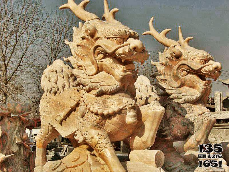 麒麟雕塑-庭院寺廟晚霞紅石雕神獸麒麟雕塑 麒麟雕塑-庭院寺廟晚霞紅石雕神獸麒麟雕塑高清圖片