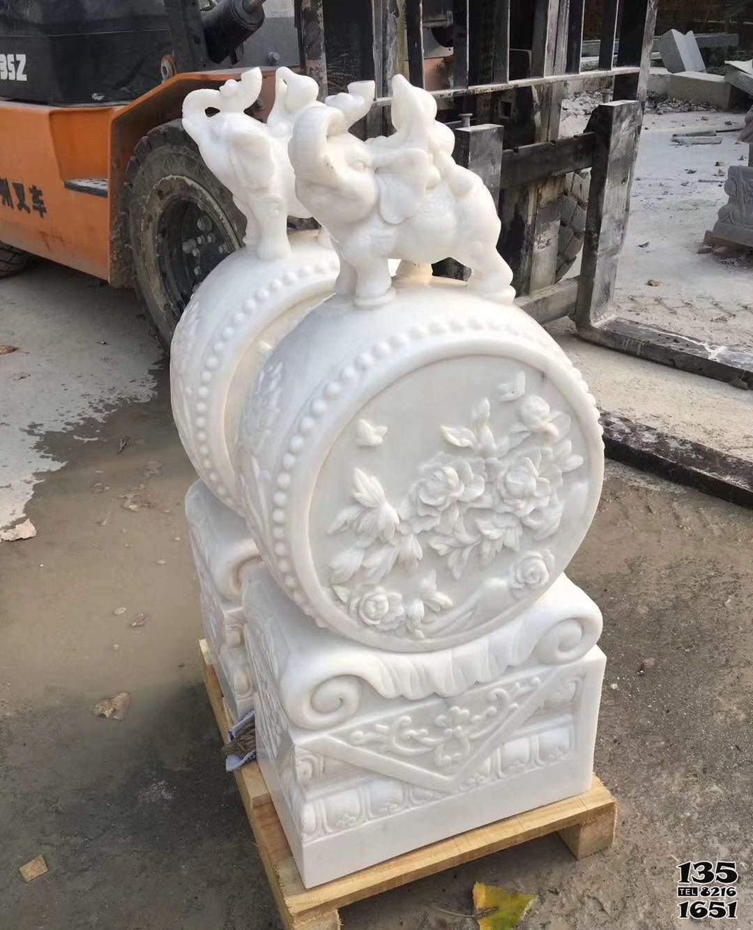 抱鼓石門墩雕塑-庭院園林門口擺放漢白玉招財吉祥小象石門墩 抱鼓石門墩雕塑-庭院園林門口擺放漢白玉招財吉祥小象石門墩高清圖片