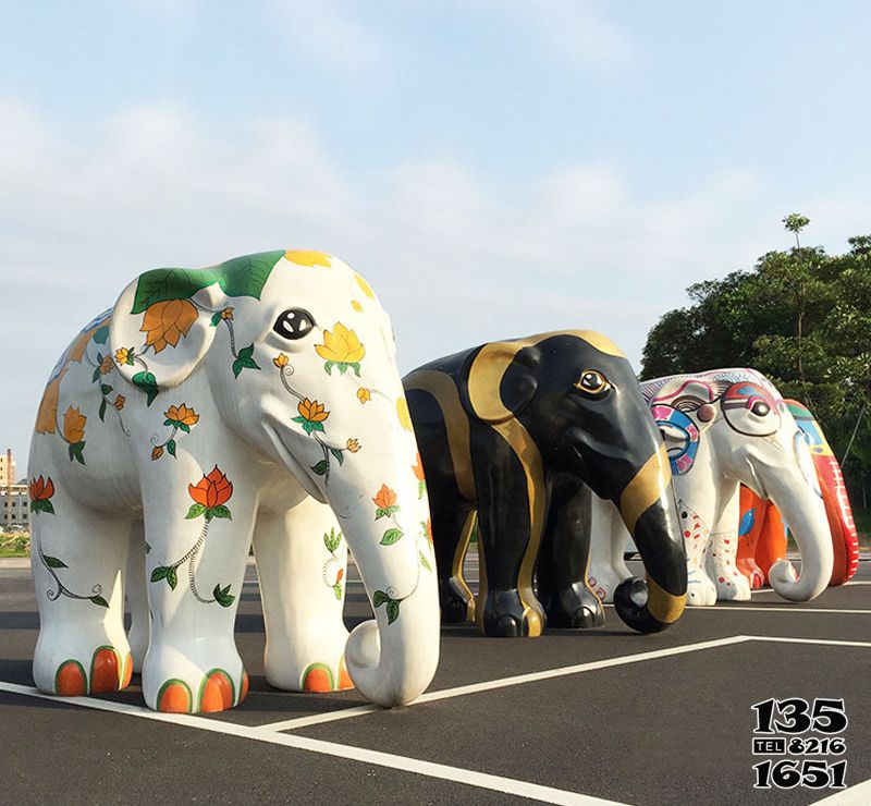 大象雕塑-公園玻璃鋼彩繪創意一排景觀裝飾品大象雕塑 大象雕塑-公園玻璃鋼彩繪創意一排景觀裝飾品大象雕塑高清圖片