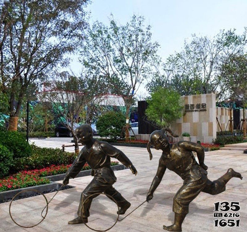 兒童雕塑-公園銅雕滾鐵環(huán)的兒童雕塑 兒童雕塑-公園銅雕滾鐵環(huán)的兒童雕塑高清圖片