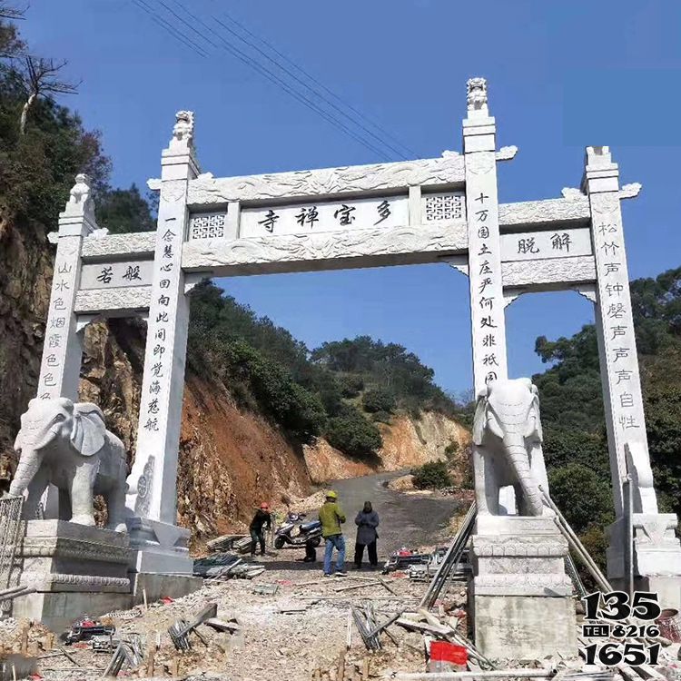 牌坊雕塑-山林景區寺院漢白玉浮雕三門無樓牌坊 牌坊雕塑-山林景區寺院漢白玉浮雕三門無樓牌坊高清圖片