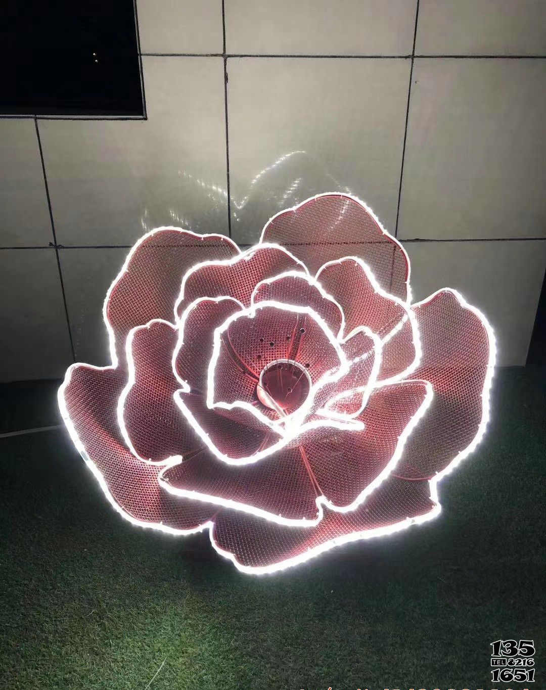 花朵雕塑-不銹鋼照明鏤空花朵雕塑 花朵雕塑-不銹鋼照明鏤空花朵雕塑高清圖片