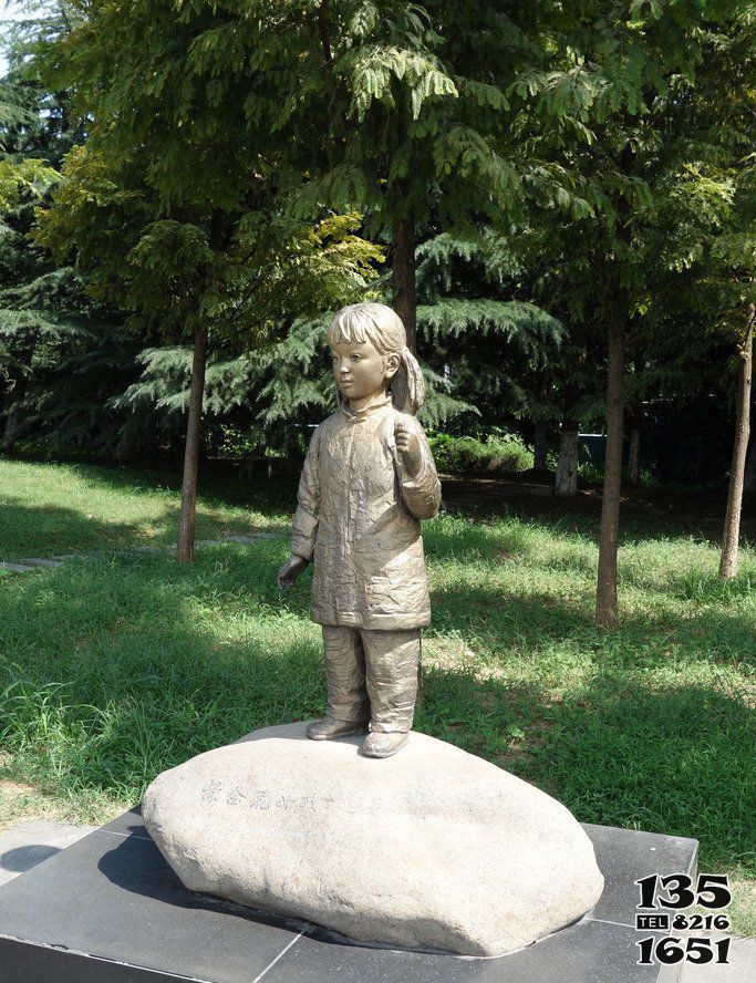 兒童雕塑-公園小女孩站在石頭上的人物銅雕兒童雕塑 兒童雕塑-公園小女孩站在石頭上的人物銅雕兒童雕塑高清圖片