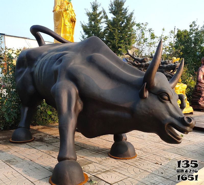 華爾街牛-公園里播放的一只張著嘴的玻璃鋼創意華爾街牛 華爾街牛-公園里播放的一只張著嘴的玻璃鋼創意華爾街牛高清圖片