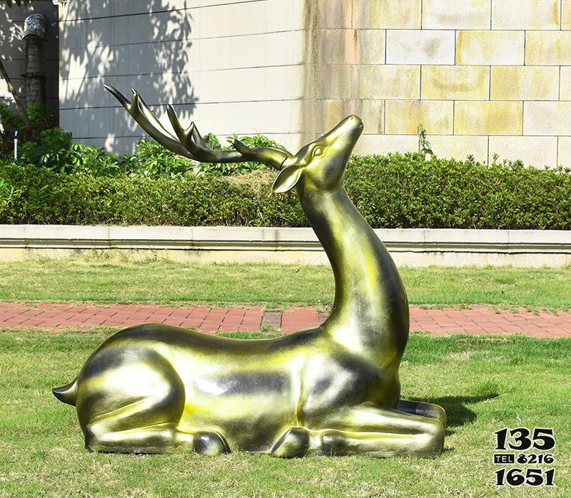 鹿雕塑-公園一只臥著的不銹鋼噴漆烤漆鹿雕塑 鹿雕塑-公園一只臥著的不銹鋼噴漆烤漆鹿雕塑高清圖片