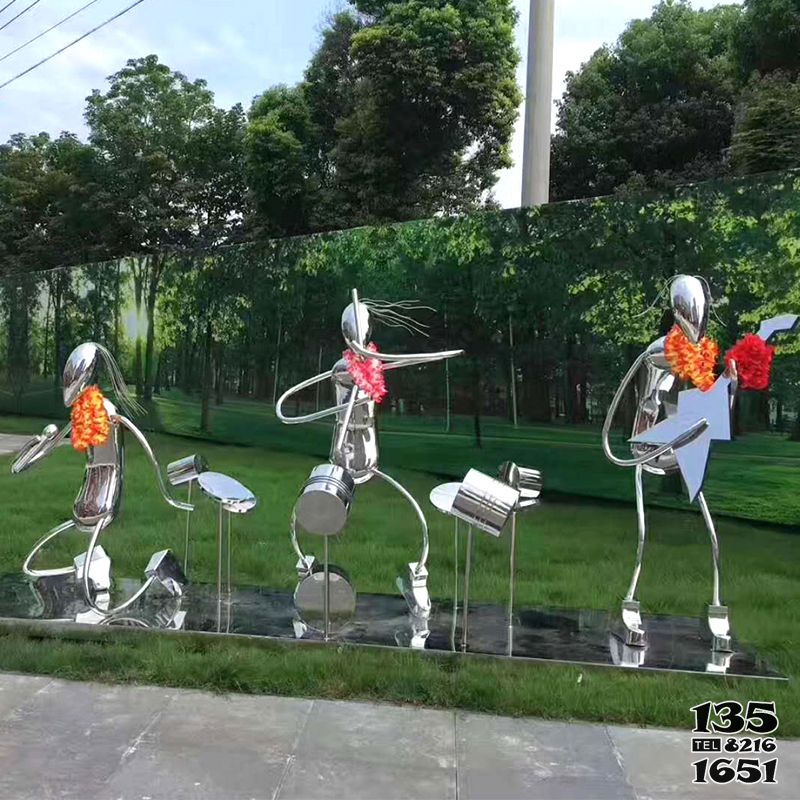 人物雕塑-公園不銹鋼抽象彈奏樂器的人物雕塑 人物雕塑-公園不銹鋼抽象彈奏樂器的人物雕塑高清圖片