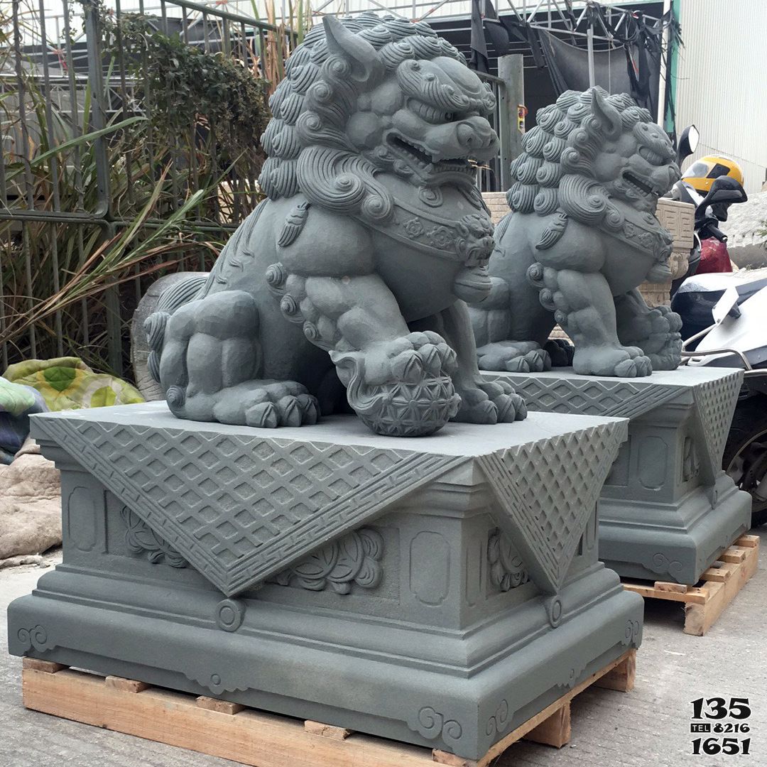 獅子雕塑-寺廟大型仿真動物青石石雕獅子雕塑 獅子雕塑-寺廟大型仿真動物青石石雕獅子雕塑高清圖片