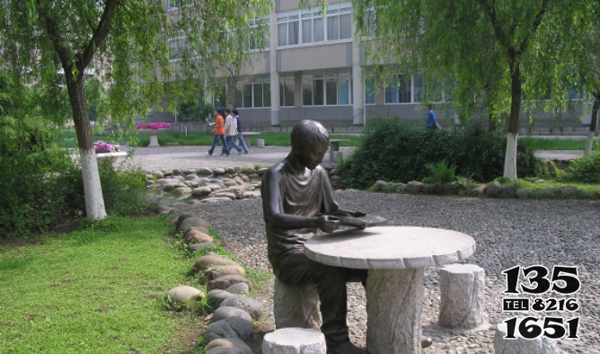 桌椅雕塑-學院廣場擺放坐大理石桌凳看書的學生玻璃鋼銅雕 桌椅雕塑-學院廣場擺放坐大理石桌凳看書的學生玻璃鋼銅雕