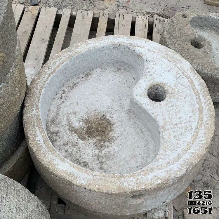 水槽雕塑-景區(qū)大理石石雕磨豆子的水槽雕塑 水槽雕塑-景區(qū)大理石石雕磨豆子的水槽雕塑高清圖片