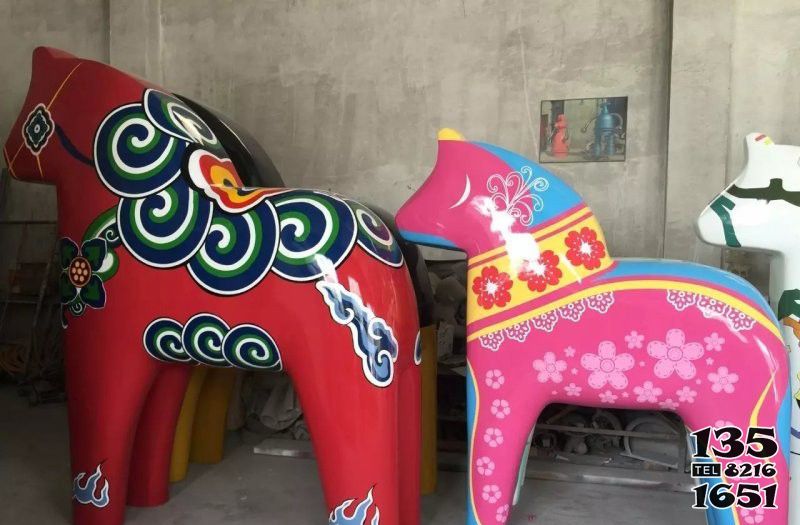 獨(dú)角獸雕塑-公園里擺放的兩只玻璃鋼彩繪獨(dú)角獸雕塑 獨(dú)角獸雕塑-公園里擺放的兩只玻璃鋼彩繪獨(dú)角獸雕塑