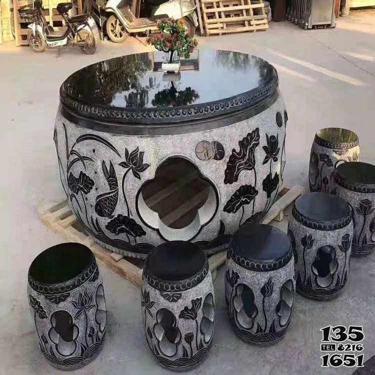 石桌雕塑-芝麻灰雕刻荷花圓形中式庭院擺放石桌石凳 石桌雕塑-芝麻灰雕刻荷花圓形中式庭院擺放石桌石凳