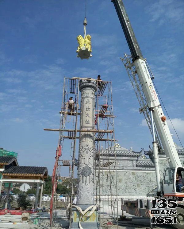華表雕塑-旅游小鎮(zhèn)廣場(chǎng)擺放華表飄帶浮雕畫 華表雕塑-旅游小鎮(zhèn)廣場(chǎng)擺放華表飄帶浮雕畫