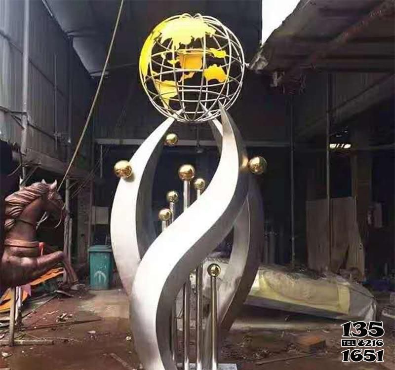地球儀雕塑-室內創意抽象不銹鋼向上的地球儀雕塑 地球儀雕塑-室內創意抽象不銹鋼向上的地球儀雕塑高清圖片