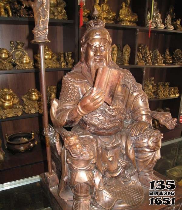 關公雕塑-不銹鋼噴金烤漆室內創意看書的關公雕塑 關公雕塑-不銹鋼噴金烤漆室內創意看書的關公雕塑高清圖片