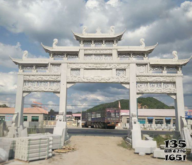 牌坊雕塑-村莊道路街邊三門五樓大理石牌坊石雕 牌坊雕塑-村莊道路街邊三門五樓大理石牌坊石雕高清圖片
