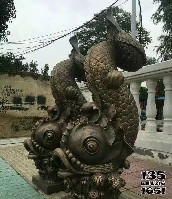 噴水雕塑-大型廣場擺放的兩只黑色的玻璃鋼創(chuàng)意噴水雕塑 噴水雕塑-大型廣場擺放的兩只黑色的玻璃鋼創(chuàng)意噴水雕塑高清圖片