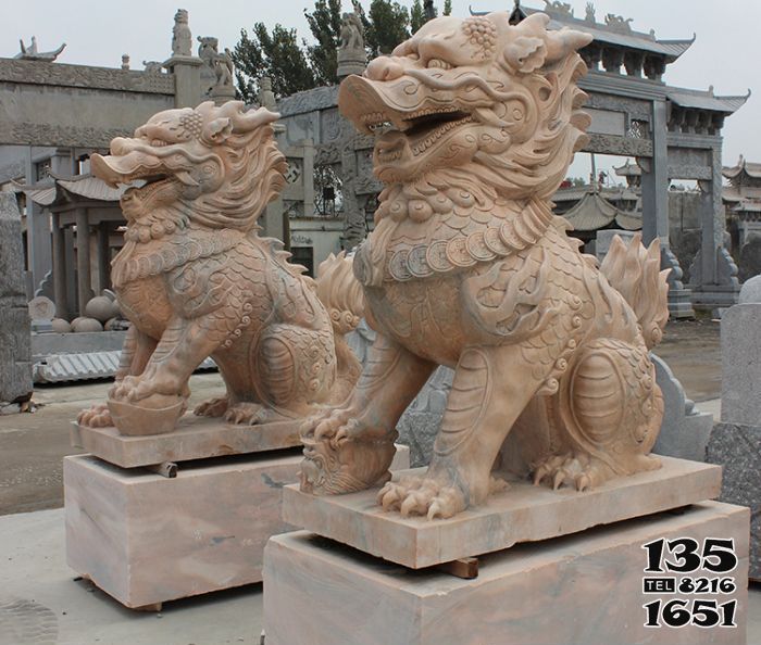 麒麟雕塑-黃蠟石石雕神獸別墅小區(qū)門口麒麟雕塑 麒麟雕塑-黃蠟石石雕神獸別墅小區(qū)門口麒麟雕塑高清圖片