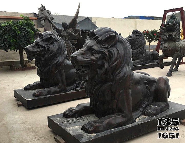 獅子雕塑-不銹鋼仿銅浮雕臥著的獅子雕塑 獅子雕塑-不銹鋼仿銅浮雕臥著的獅子雕塑高清圖片