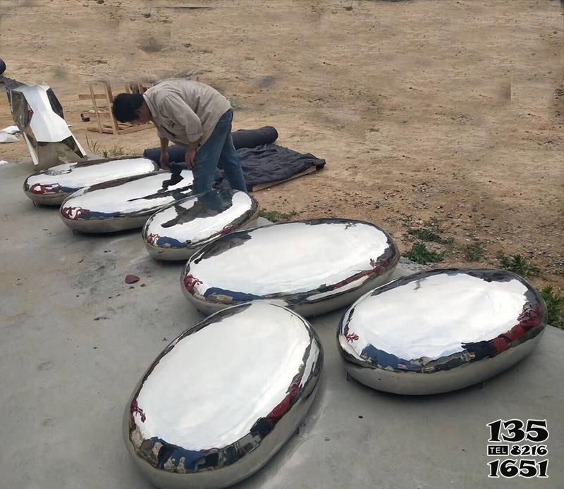 鵝卵石雕塑-不銹鋼噴漆大型戶外裝飾品鵝卵石雕塑 鵝卵石雕塑-不銹鋼噴漆大型戶外裝飾品鵝卵石雕塑高清圖片
