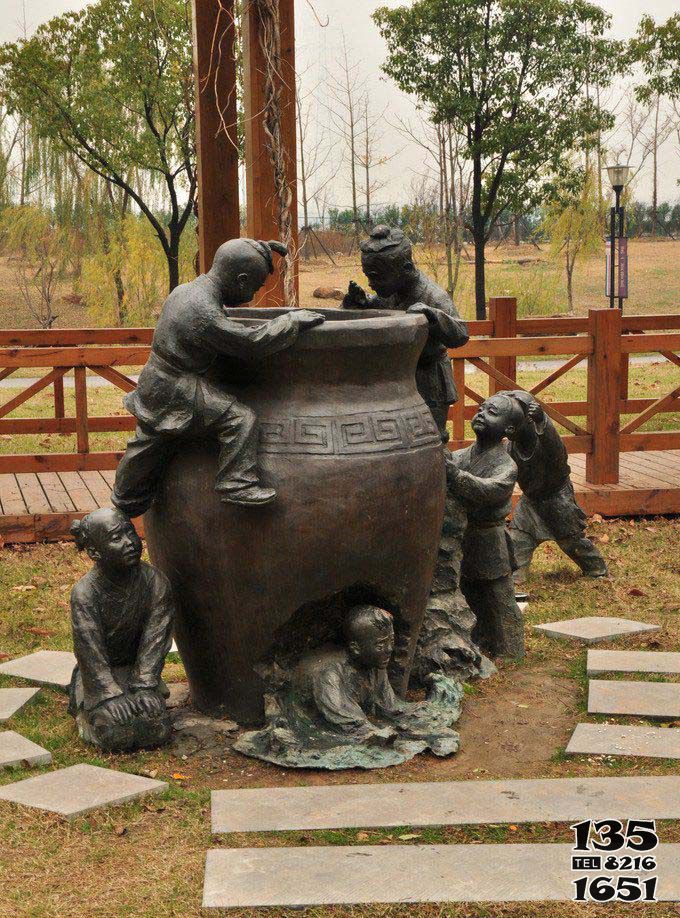 缸雕塑-公園司馬光砸缸小品銅雕寓言故事缸雕塑 缸雕塑-公園司馬光砸缸小品銅雕寓言故事缸雕塑高清圖片