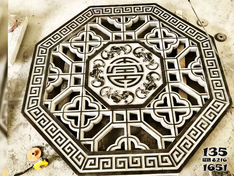 花窗雕塑-景區園林裝飾鏤空青石花窗 花窗雕塑-景區園林裝飾鏤空青石花窗高清圖片