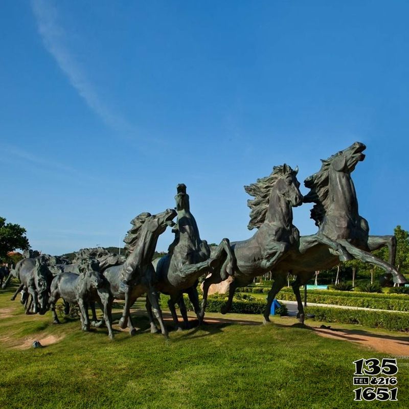 馬雕塑-戶外草坪不銹鋼仿古做舊萬馬奔騰馬雕塑 馬雕塑-戶外草坪不銹鋼仿古做舊萬馬奔騰馬雕塑高清圖片