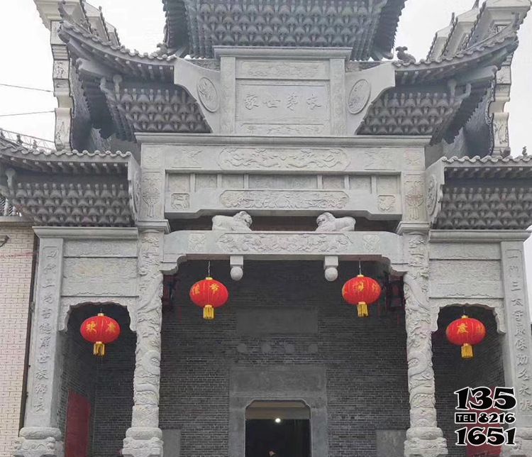 牌坊雕塑-家族祠堂復(fù)式斗拱青石三門牌坊石雕 牌坊雕塑-家族祠堂復(fù)式斗拱青石三門牌坊石雕高清圖片