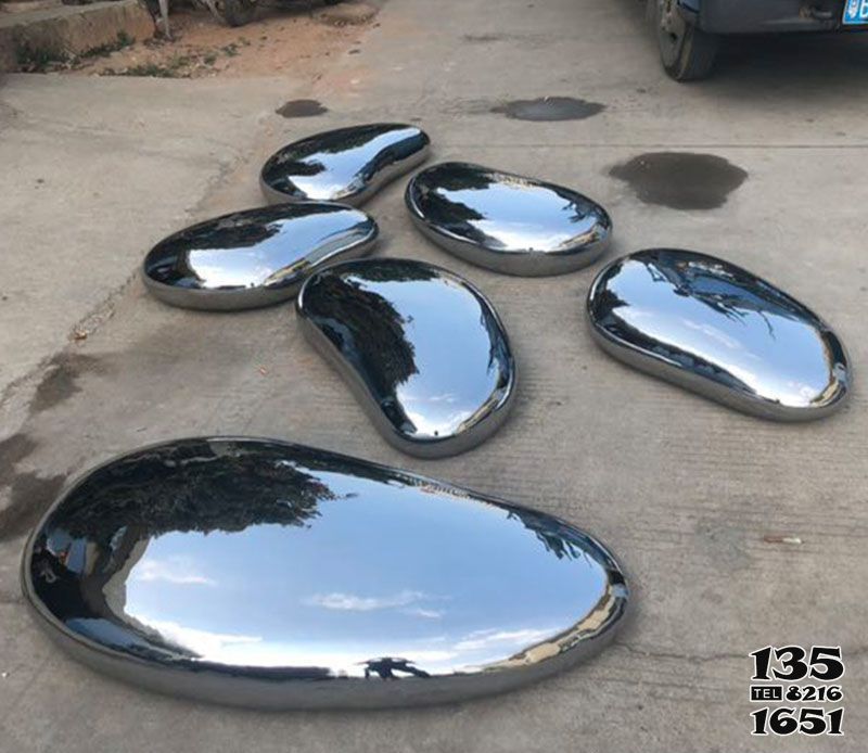 鵝卵石雕塑-戶外不銹鋼鏡面大大小小的鵝卵石裝飾品擺件 鵝卵石雕塑-戶外不銹鋼鏡面大大小小的鵝卵石裝飾品擺件高清圖片