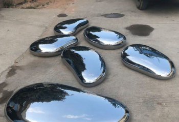 鵝卵石雕塑-戶外不銹鋼鏡面大大小小的鵝卵石裝飾品擺件