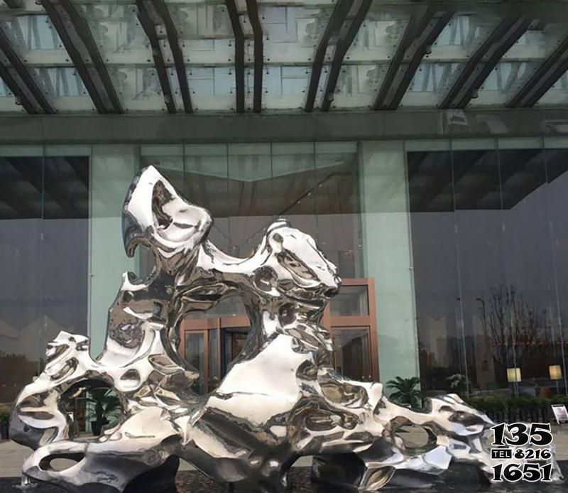 太湖石雕塑-小區抽象不銹鋼鏡面太湖石雕塑 太湖石雕塑-小區抽象不銹鋼鏡面太湖石雕塑高清圖片
