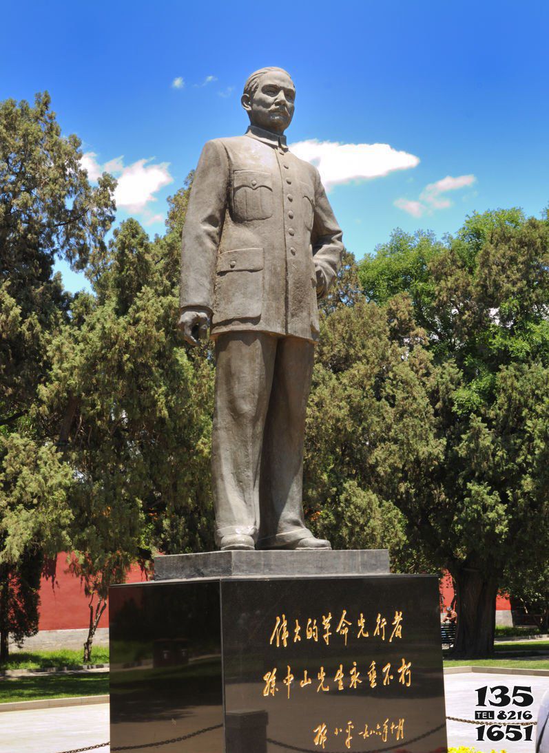 孫中山雕塑-廣場中心擺放中國近代偉人孫中山先生鑄銅雕塑 孫中山雕塑-廣場中心擺放中國近代偉人孫中山先生鑄銅雕塑高清圖片