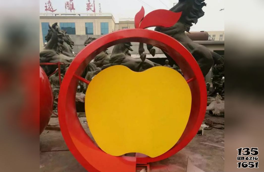 蘋果雕塑-抽象不銹鋼蘋果廣場雕塑 蘋果雕塑-抽象不銹鋼蘋果廣場雕塑高清圖片